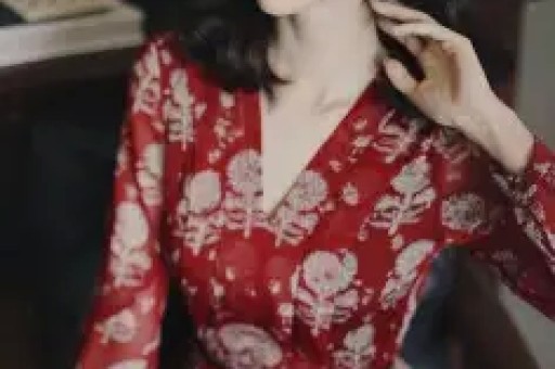 74岁刘晓庆再曝大瓜！和助理同居6年未离婚百亿婚姻是空壳骗局