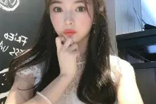 2026最新小八卦：赵丽颖礼貌送花不入场杨洋代言被秒抢圈内这些人低调又忙碌