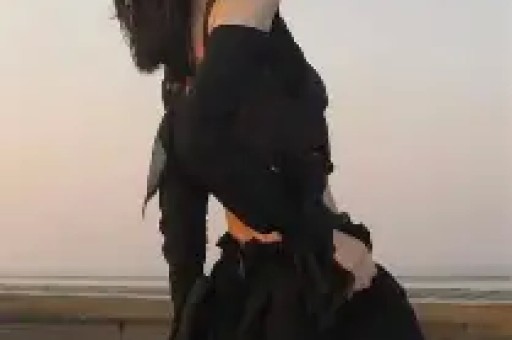 娱乐圈连环瓜：肖奈被传频接站台、牙疼小花被“牺牲”、长腿格格相亲走过场？