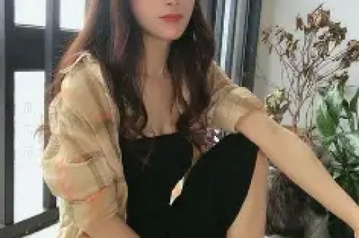 杨紫7月7日外网活动引发争议！网友批评其敏感度不足迪丽热巴受牵连